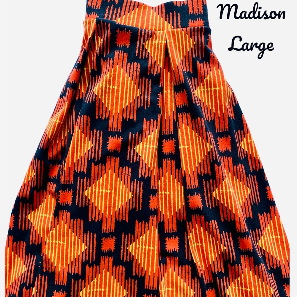 LuLaRoe Madison skirt with pockets!